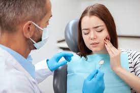 How an Emergency Dentist Can Treat Sudden Tooth Pain